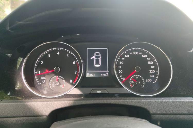 Used Volkswagen Golf 2016 1.4TSI Automatic R-Line Instrument Cluster