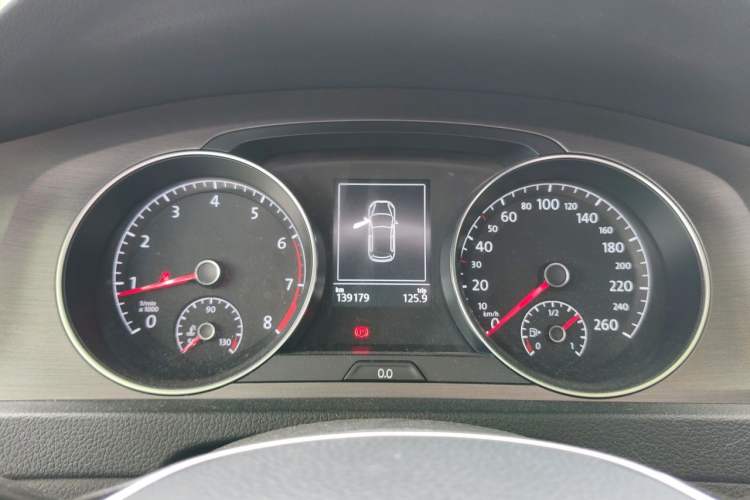 Used Volkswagen Golf 2016 230TSI Automatic Comfort Version Instrument Cluster