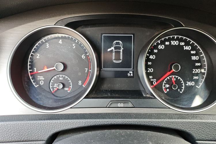 Used Volkswagen Golf 2016 230TSI Automatic Luxury Version Instrument Cluster