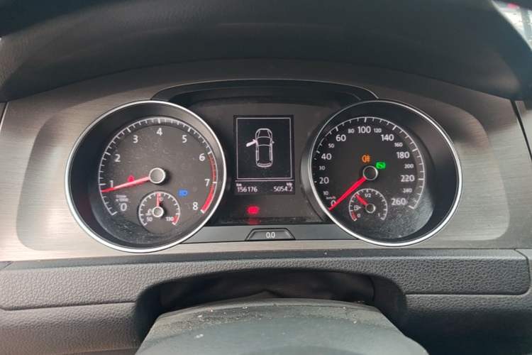 Used Volkswagen Golf 2016 230TSI Automatic Comfort Version Instrument Cluster