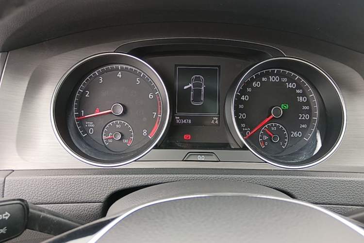 Used Volkswagen Golf 2016 230TSI Automatic Comfort Version Instrument Cluster