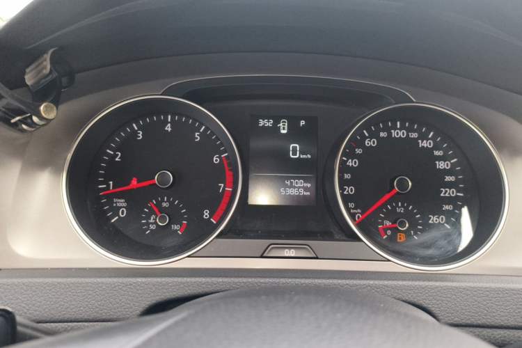 Used Volkswagen Golf 2016 1.6L Automatic Fashion Model Instrument Cluster