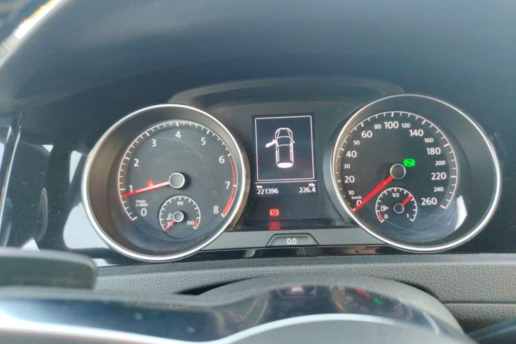 Used Volkswagen Golf 2016 1.4TSI Automatic R-Line Instrument Cluster