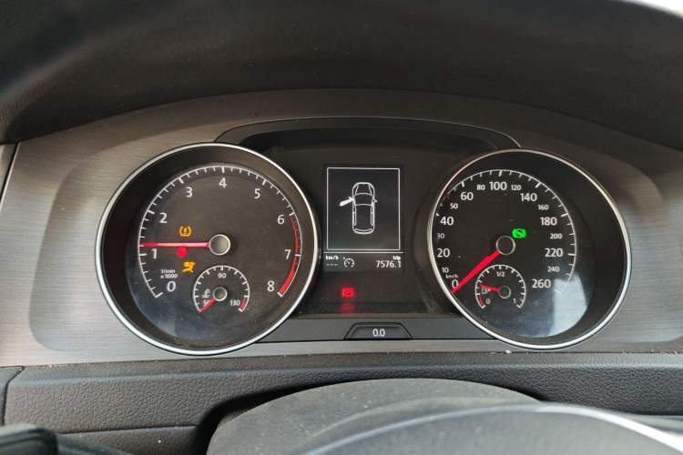 Used Volkswagen Golf 2016 230TSI Automatic Comfort Version Instrument Cluster