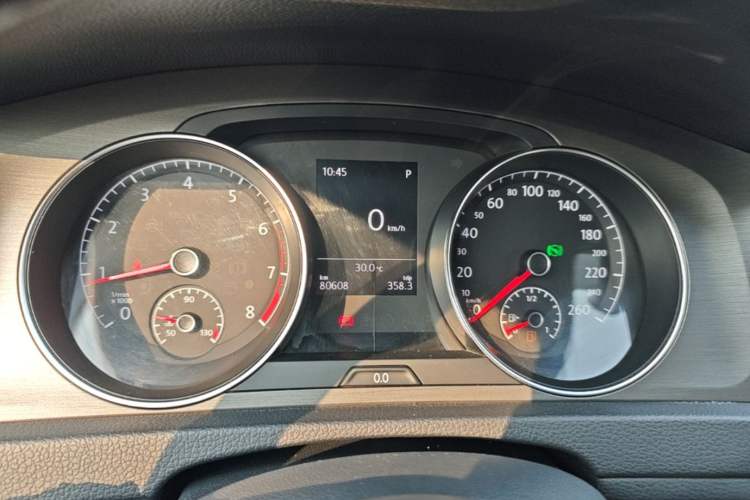 Used Volkswagen Golf 2016 230TSI Automatic Comfort Version Instrument Cluster