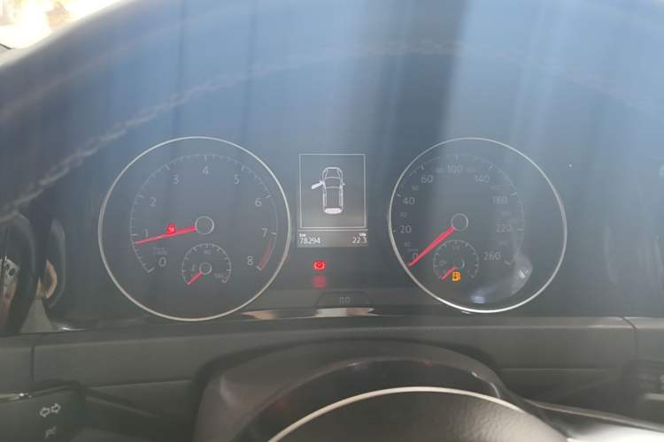 Used Volkswagen Golf 2016 1.4TSI Automatic R-Line Instrument Cluster