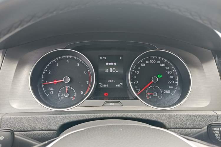 Used Volkswagen Golf 2016 230TSI Automatic Luxury Version Instrument Cluster
