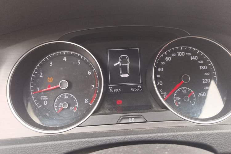 Used Volkswagen Golf 2016 230TSI Automatic Comfort Version Instrument Cluster