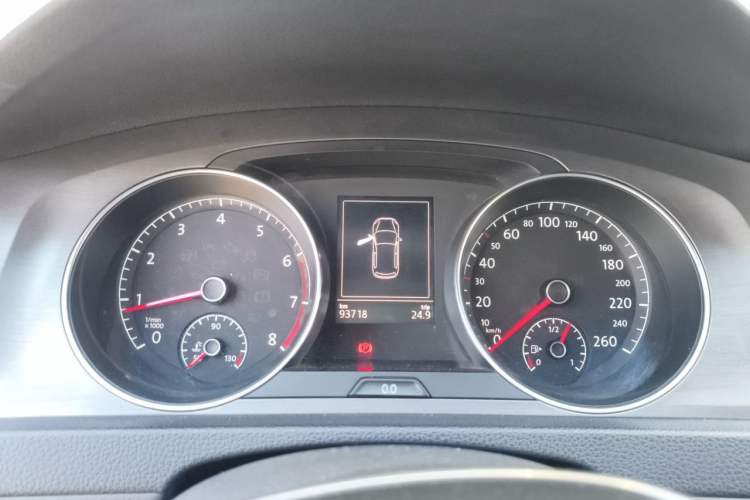 Used Volkswagen Golf 2016 230TSI Automatic Luxury Version Instrument Cluster
