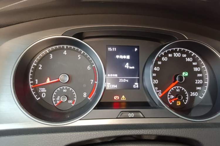 Used Volkswagen Golf 2016 230TSI Automatic Comfort Version Instrument Cluster
