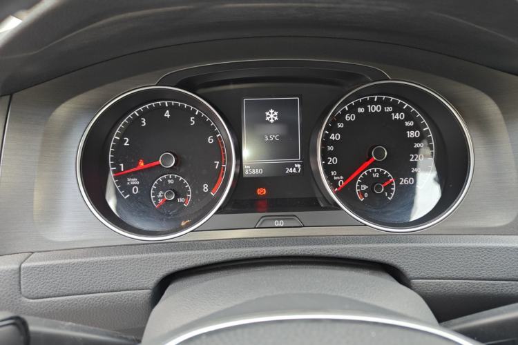 Used Volkswagen Golf 2016 230TSI Automatic Comfort Version Instrument Cluster
