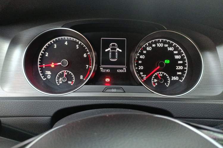 Used Volkswagen Golf 2016 230TSI Automatic Luxury Version Instrument Cluster
