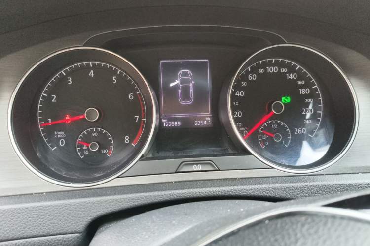 Used Volkswagen Golf 2016 230TSI Automatic Comfort Version Instrument Cluster