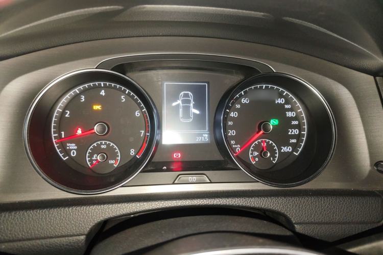 Used Volkswagen Golf 2016 230TSI Automatic Comfort Version Instrument Cluster