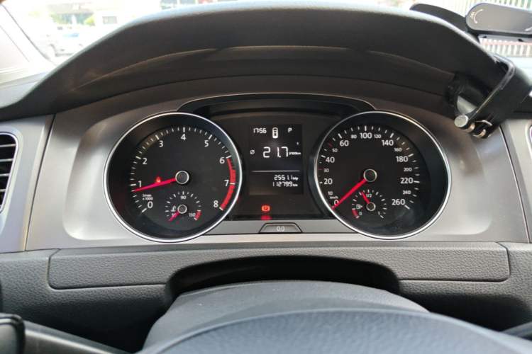 Used Volkswagen Golf 2016 1.6L Automatic Fashion Model Instrument Cluster