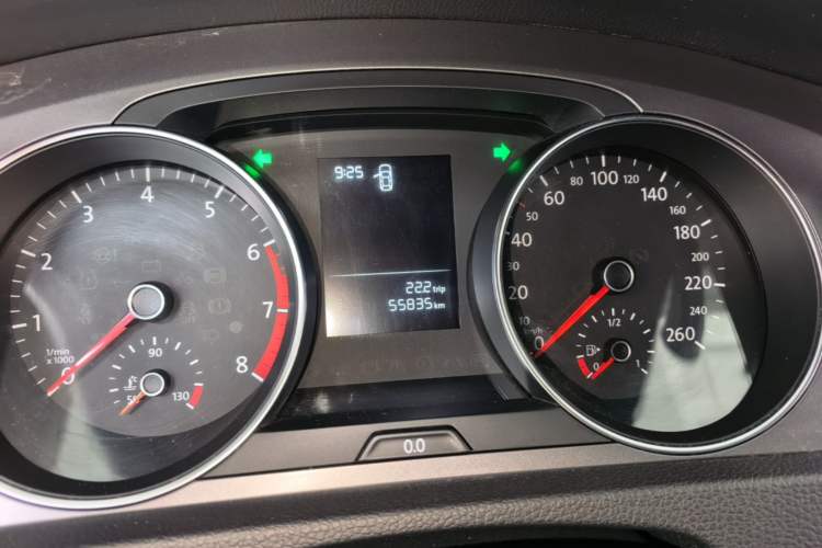 Used Volkswagen Golf 2016 1.6L Automatic Fashion Model Instrument Cluster