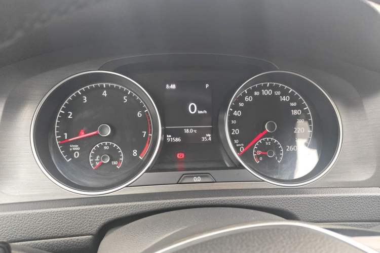 Used Volkswagen Golf 2016 230TSI Automatic Comfort Version Instrument Cluster