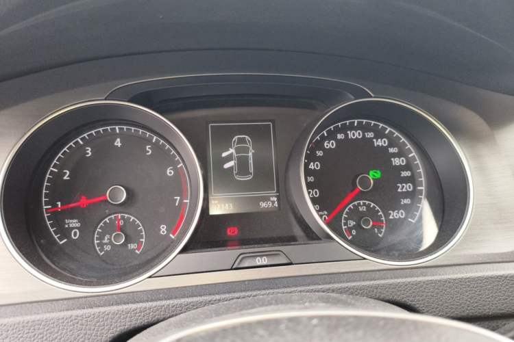 Used Volkswagen Golf 2016 230TSI Automatic Comfort Version Instrument Cluster