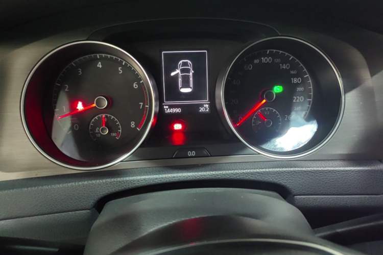 Used Volkswagen Golf 2016 230TSI Automatic Comfort Version Instrument Cluster