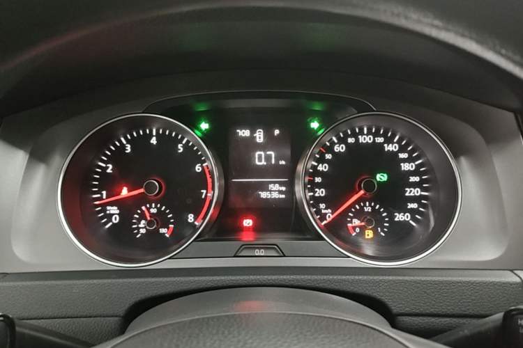 Used Volkswagen Golf 2016 1.6L Automatic Fashion Model Instrument Cluster