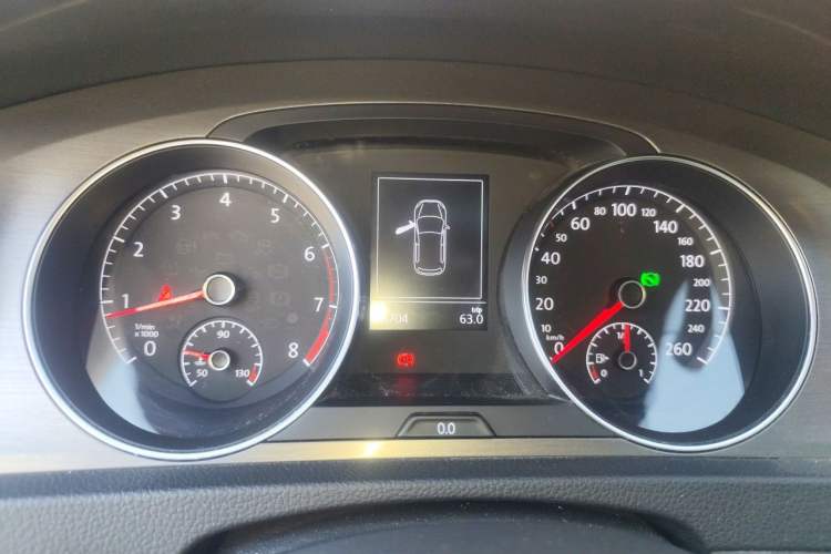 Used Volkswagen Golf 2016 230TSI Automatic Comfort Version Instrument Cluster