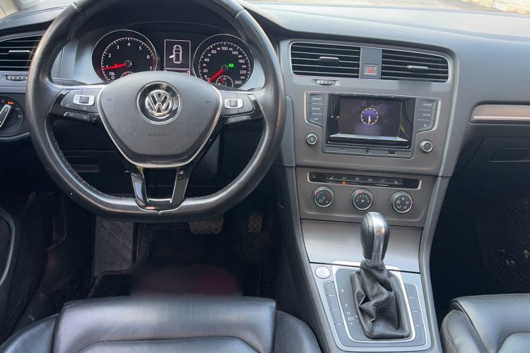Used Volkswagen Golf 2016 230TSI Automatic Luxury Version Interior 1