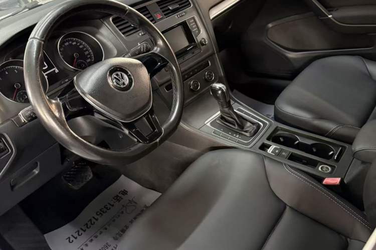 Used Volkswagen Golf 2016 230TSI Automatic Comfort Version Interior 1