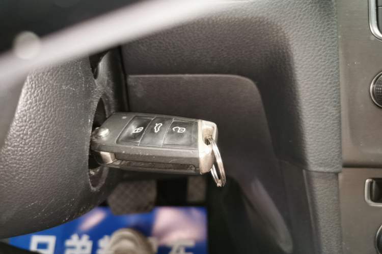 Used Volkswagen Golf 2016 1.6L Automatic Comfort Model Interior 1