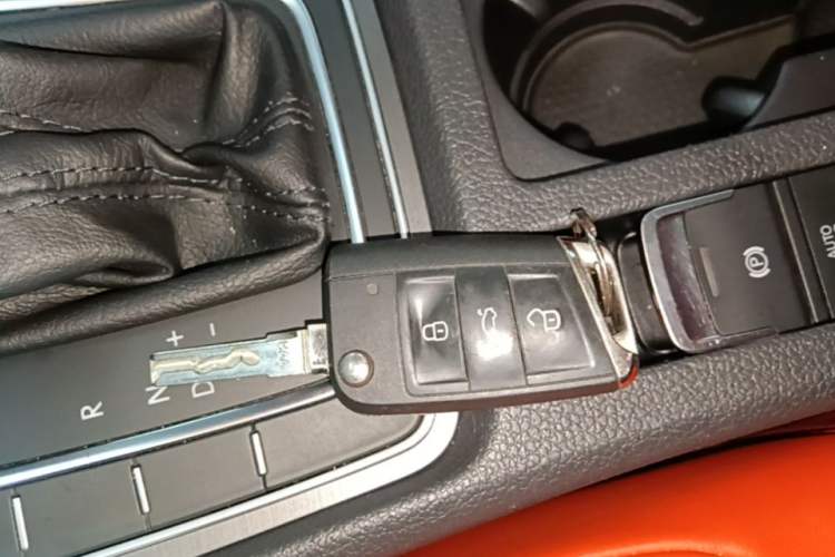 Used Volkswagen Golf 2016 230TSI Automatic Comfort Version Interior 1