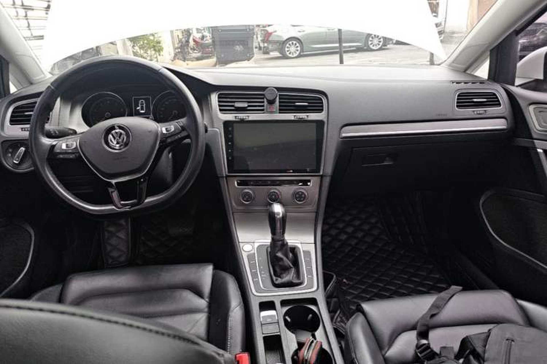 Used Volkswagen Golf 2016 230TSI Automatic Luxury Version Interior 2