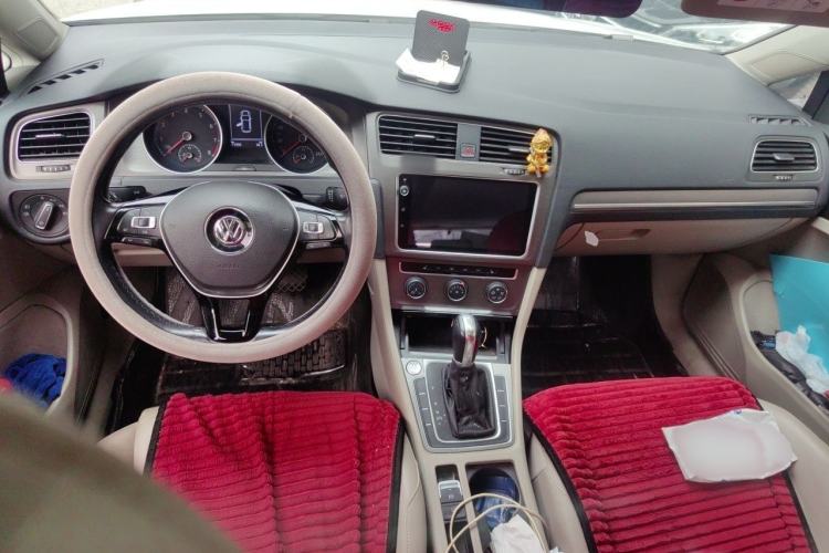 Used Volkswagen Golf 2016 230TSI Automatic Luxury Version Interior 2