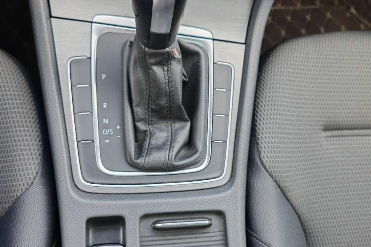 Used Volkswagen Golf 2016 1.6L Automatic Comfort Model Interior 2