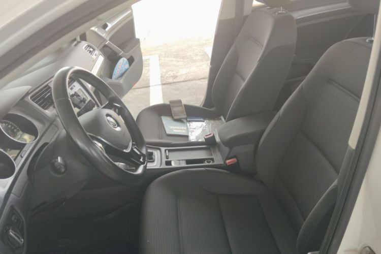 Used Volkswagen Golf 2016 230TSI Automatic Comfort Version Interior 2