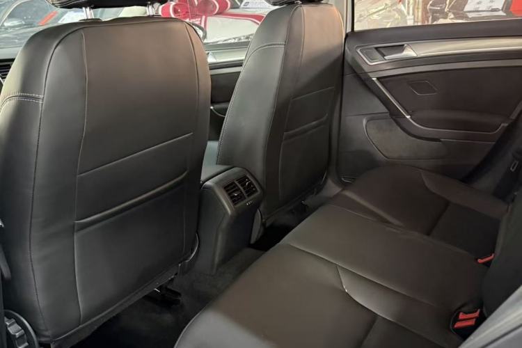 Used Volkswagen Golf 2016 230TSI Automatic Comfort Version Interior 3