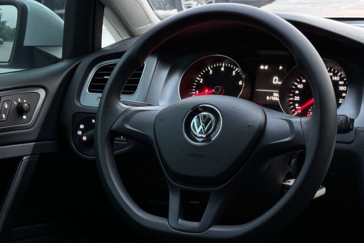 Used Volkswagen Golf 2016 1.6L Automatic Fashion Model Interior 3