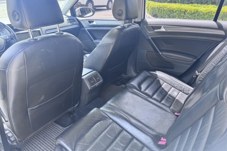 Used Volkswagen Golf 2016 230TSI Automatic Luxury Version Interior 4