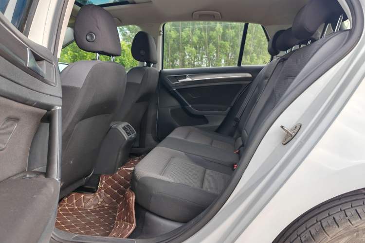 Used Volkswagen Golf 2016 1.6L Automatic Comfort Model Interior 4