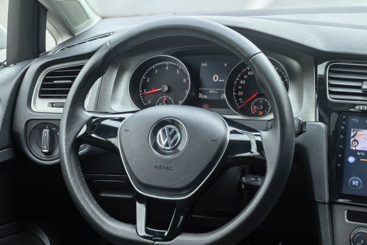 Used Volkswagen Golf 2016 230TSI Automatic Comfort Version Interior 5