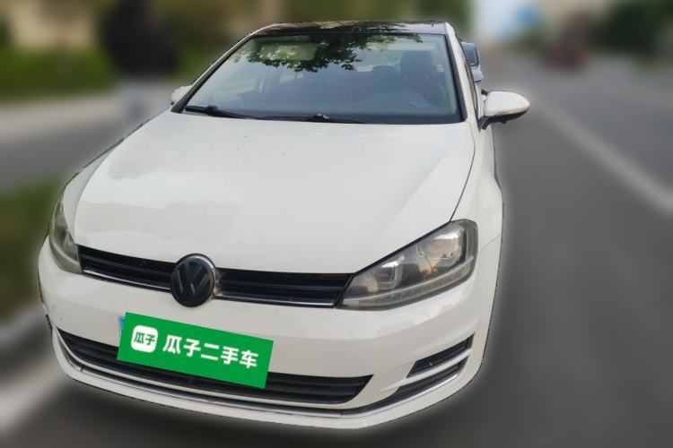 Used Volkswagen Golf 2016 230TSI Automatic Luxury Version Guazi used car, China used car export, Used car for sale, Used cars, Cheapest cars for sale