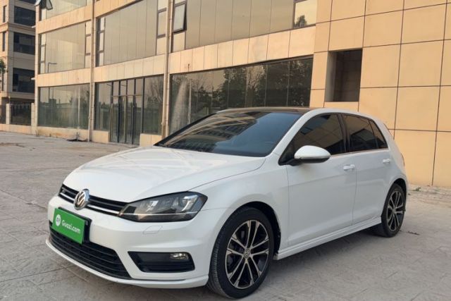 Ojetý Volkswagen Golf 2016 1.4TSI Automatic R-Line