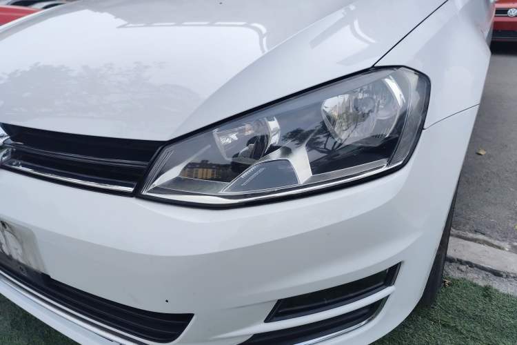 Used Volkswagen Golf 2016 230TSI Manual Comfort Version
