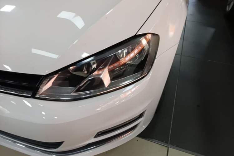 Used Volkswagen Golf 2016 230TSI Automatic Comfort Version Left Front Headlight