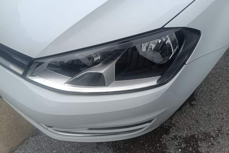 Used Volkswagen Golf 2016 1.6L Automatic Fashion Model Left Front Headlight