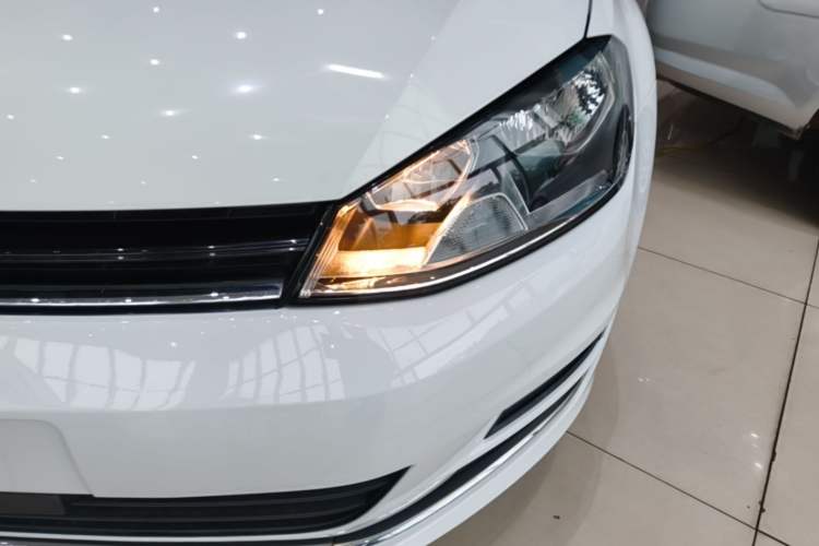 Used Volkswagen Golf 2016 1.6L Automatic Comfort Model Left Front Headlight