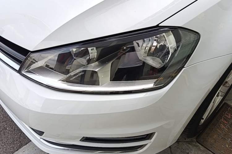 Used Volkswagen Golf 2016 1.6L Automatic Comfort Model Left Front Headlight