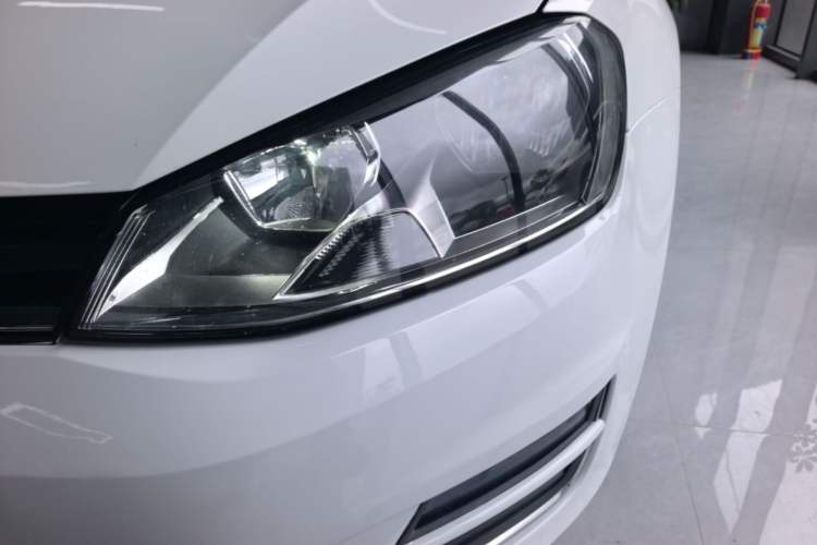 Used Volkswagen Golf 2016 1.6L Automatic Comfort Model Left Front Headlight