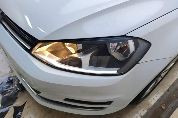 Used Volkswagen Golf 2016 230TSI Automatic Comfort Version Left Front Headlight