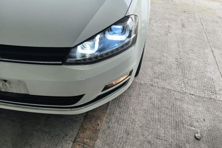 Used Volkswagen Golf 2016 1.6L Automatic Comfort Model Left Front Headlight