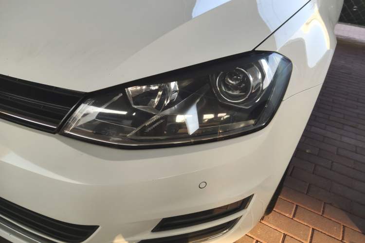 Used Volkswagen Golf 2016 230TSI Automatic Comfort Version Left Front Headlight