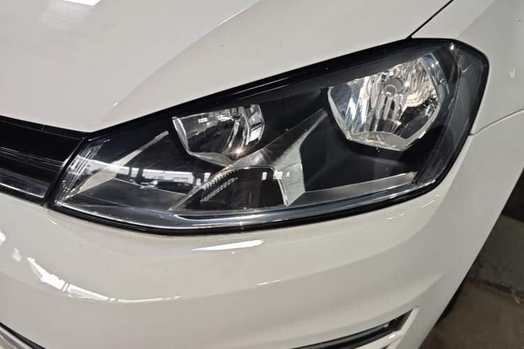 Used Volkswagen Golf 2016 1.6L Automatic Fashion Model Left Front Headlight